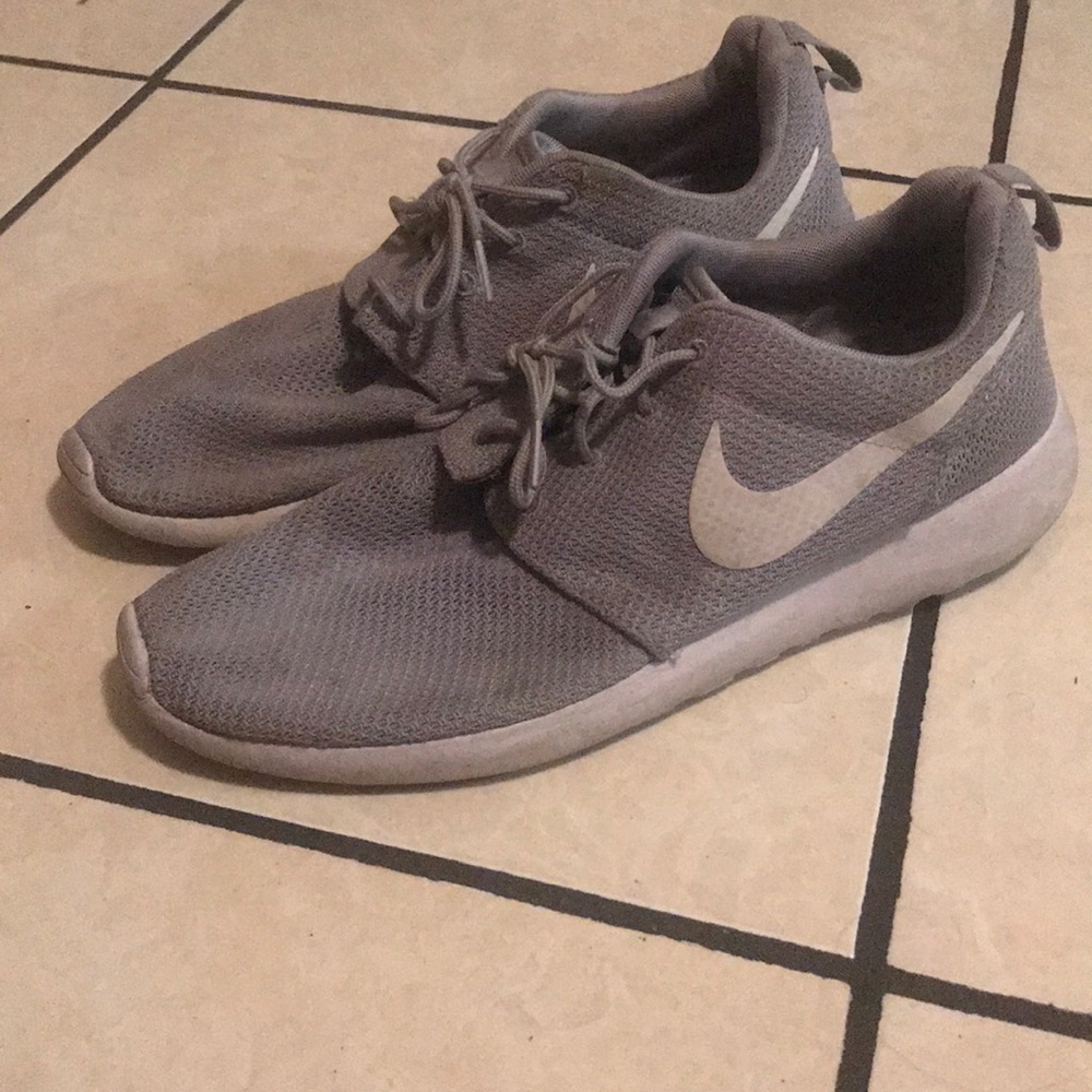 Grey Nike Size 10.5 Mens Sneakers